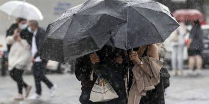 Meteoroloji'den 32 il için uyarı: Soğuk ve yağışlı havaların günleri açıklandı