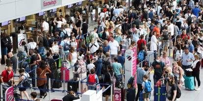 OECD’den küresel göç raporu: Kalıcı göç azaldı, sığınmacı başvuruları rekor kırdı