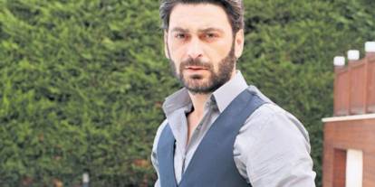 Uzak Şehir’in yıldızı Ozan Akbaba’ya 'Yılın Erkeği' ödülü