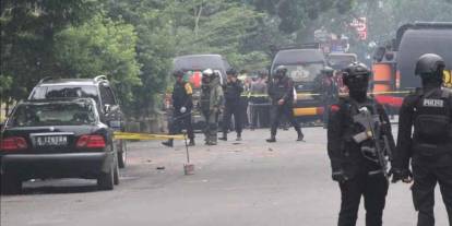 Endonezya'da cuma namazı sırasında patlama: 54 yaralı