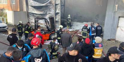 Kocaeli'de parfüm deposunda yangın: 6 kişi hayatını kaybetti