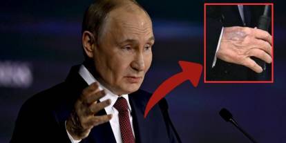 Tüm dünya bu görüntüyü konuşuyor: Putin'in elindeki dikkat çeken durum