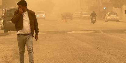 Şanlıurfa’da toz bulutu hayatı felç etti