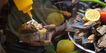 Sokakta tüketilmesi riskli 10 gıda: Uzmanı açıkladı