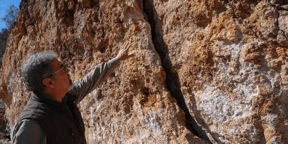 Deprem uzmanı uyardı: İzmir'in altında sessiz tehlike! 2 bin yıllık fay uyanıyor