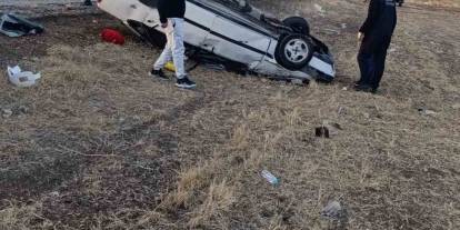 Otomobil araziye devrildi: 5 yaralı