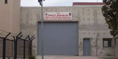 İmralı Heyeti Öcalan ile görüşmek üzere yola çıktı