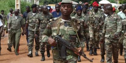 O ülkede ordu yönetime el koydu! Sokağa çıkma yasağı ilan edildi