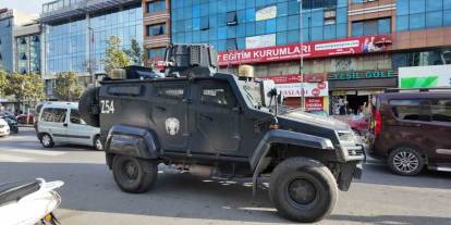 Esenyurt'ta korku dolu anlar: Bir otele pimi çekilmiş el bombası atıldı