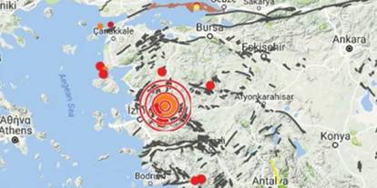 Japonya'da 7.6 büyüklüğünde deprem!