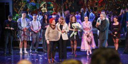 Bakırköy Belediye Tiyatroları “Çirkin” oyunuyla gala düzenledi