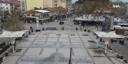 Balıkesir'de 4.9'luk deprem: Sarsıntı kameralara yansıdı