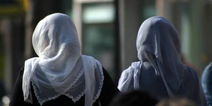 Avusturya’da 14 yaş altına başörtüsü yasağı kabul edildi: Gerekçe baskıya karşı koruma