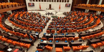 TBMM’de taciz soruşturması büyüyor: Dört aşçı gözaltında, bir çalışan tutuklandı!