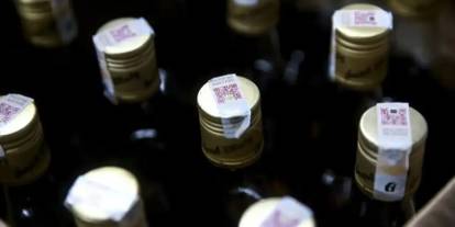 İnternetten bidonlarla alıp pet şişelerde satıyorlar: Körlükten Ölüme kadar götürüyor