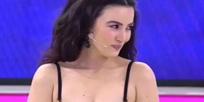 Çarkıfelek’in efsane hostesi Emel Özkızıltaş’ın son hali şaşırttı: Görenler tanıyamıyor