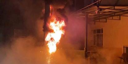 Cemevinde korkutan yangın: Vali yardımcısı ve kaymakamda vardı