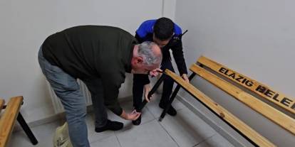 Dilencinin parayı sakladığı yer şaşkına çevirdi