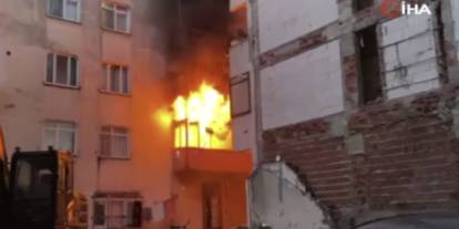 Bahçelievler'de yangın: Daire alevlere teslim oldu