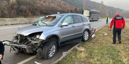 Amasya'da otomobil takla attı: 3 yaralı