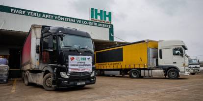 İHH’den Ukrayna’daki savaş mağdurlarına 4 tırlık yardım