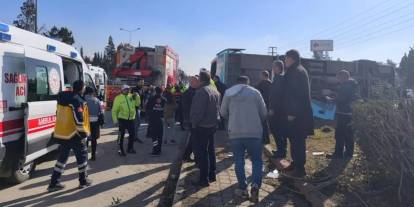 Kahramanmaraş'ta halk otobüsü devrildi: Çok sayıda yaralı var!