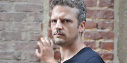 Yönetmen Seren Yüce’ye silahlı saldırı: Evine gelen kurye kıyafetli, kasklı saldırgan ateş etti