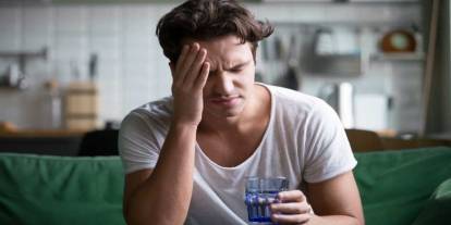 Eğlencenin bedeli kabus olmasın: Akşamdan kalmalığı hafifleten bilimsel ve doğal yöntemler