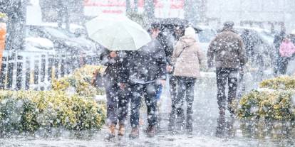 Meteoroloji alarm verdi: İstanbul ve 13 kent için sarı kodlu uyarı! Cuma yoğun kar geliyor