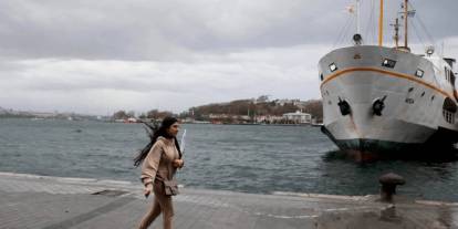İstanbul'da tüm vapur seferleri iptal edildi