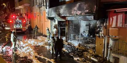 Sarıyer’de motosiklet tamirhanesi alev alev yandı