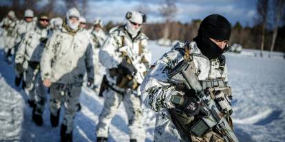 Norveç Grönland'a 2 asker yolladı: Trump 'Her şeyi yapabiliriz' demişti