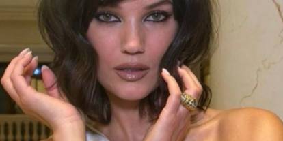 Pınar Deniz ekranlara dönüyor! Yeni imajıyla göz kamaştırdı