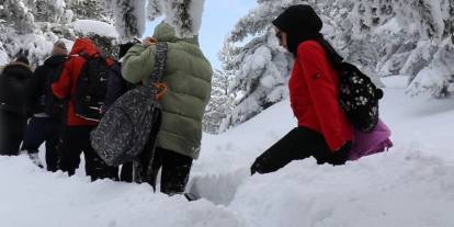 İstanbul’da kar bitmiyor! 2 uzmandan gece yarısı ve yarın için kritik uyarı