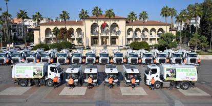 Mersin Büyükşehir’in temizlik filosuna 22 yeni yol süpürme aracı eklendi