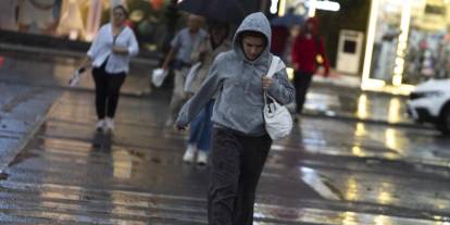 Ilık hava dalgası başlıyor: Meteoroloji'den sağanak uyarısı