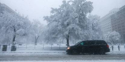 Kar fırtınası ABD'yi kasıp kavuruyor