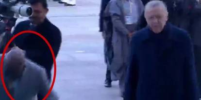 Nijerya Cumhurbaşkanı Beştepe'de Erdoğan ile yürürken yere düştü