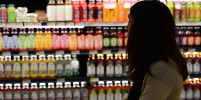 İğrenç skandal: Market raflarındaki içeceklere bir yıl boyunca idrar karıştırdı