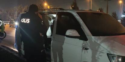 Park halindeki araçta ölü bulundu