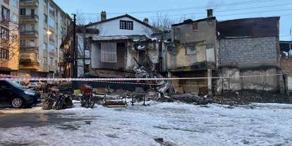 Metruk bina bir anda yıkıldı