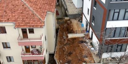 Gölbaşı’nda istinat duvarı çöktü: 4 apartman tahliye edildi