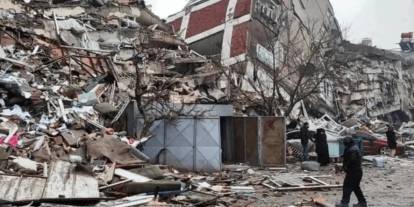 Depremde 9 kişinin hayatını kaybettiği Uğur Apartmanı davasında dosyayla ilgili flaş skandal