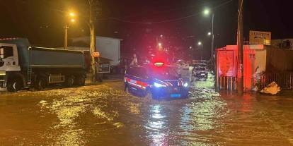 Alanya’da sağanak hayatı felç etti