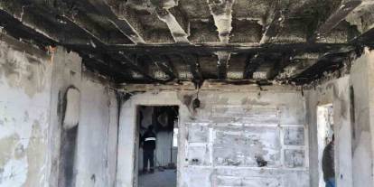 Telefon patladı ev küle döndü