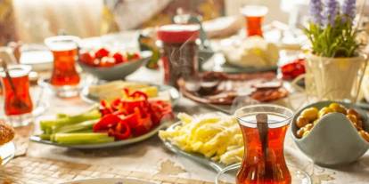 Sahurda ne yediğiniz oruç süresini etkiler: İşte susatmayan yiyecekler