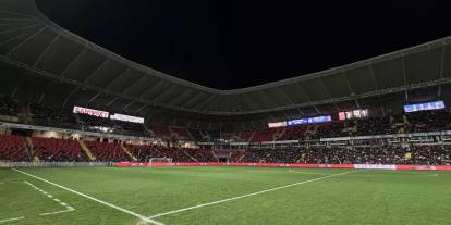 Gaziantep- Fenerbahçe maçı başlayamadı! Hakemler içeri gitti