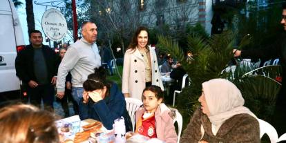 Karşıyaka Belediye Başkanı Ünsal taraftarlarla iftar programında buluştu