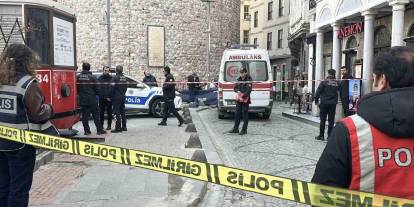 Galata Kulesi'nde intihar