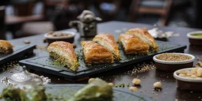 Baklava fanlı mı yoksa fansız fırında mı pişirilmeli? Ustaların gizli fırın ayarı ortaya çıktı